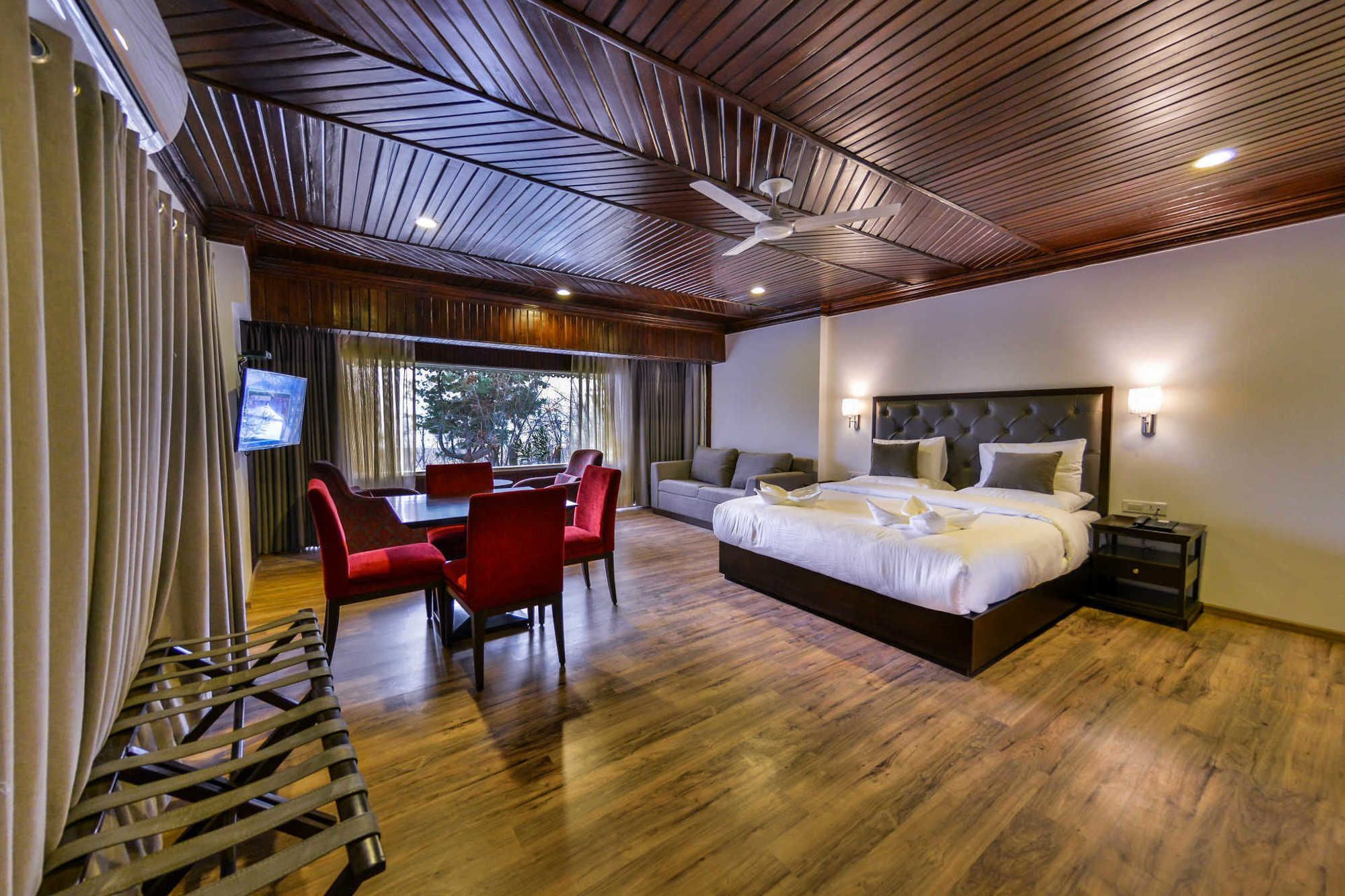 Hotel Metropolis Сринагар Экстерьер фото