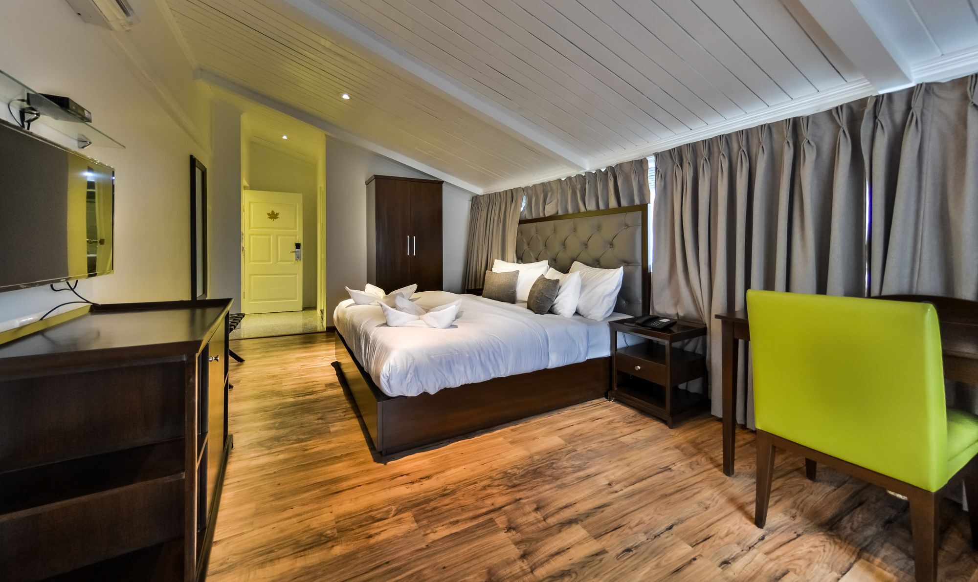 Hotel Metropolis Сринагар Экстерьер фото